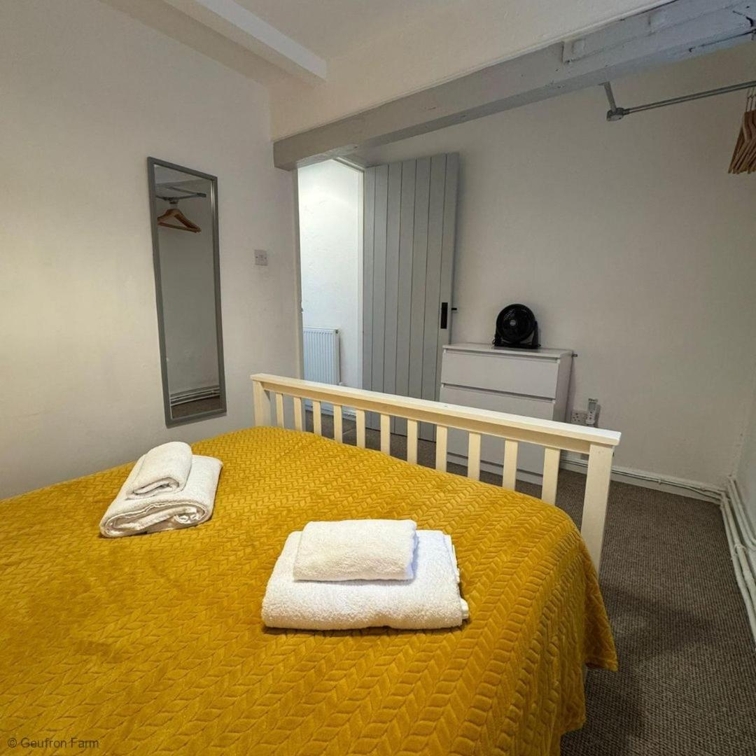 Farmhouse & Cottage At Geufron Farm - Dog Friendly Bryn-crug Buitenkant foto